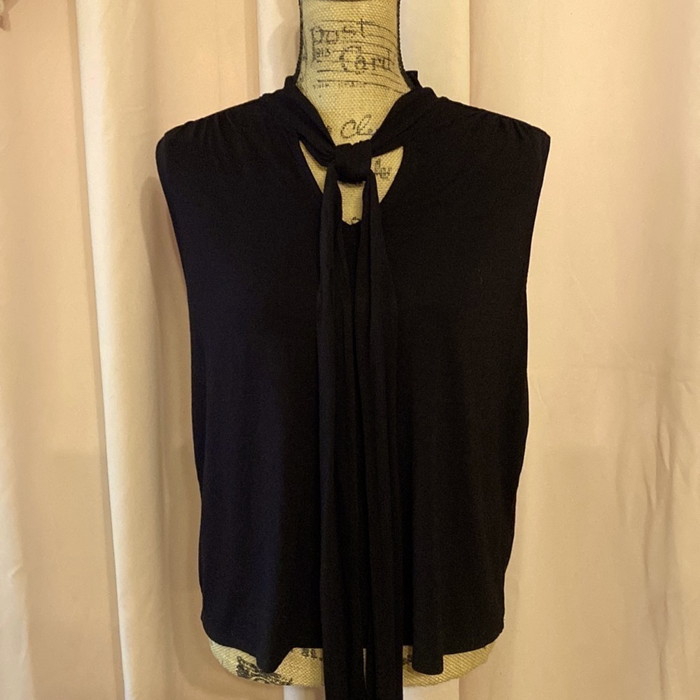 Vince Camuto large work tie in front black top